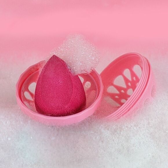 The Sponge Washable Blender by Makeup Eraser - Picture 2 of 5